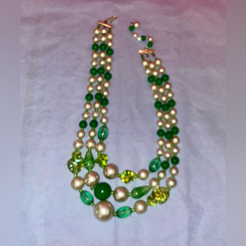 Vintage 3 Stranded Faux Pearl & Glass Bead Japan Necklace in Green & White Color - Picture 4 of 4